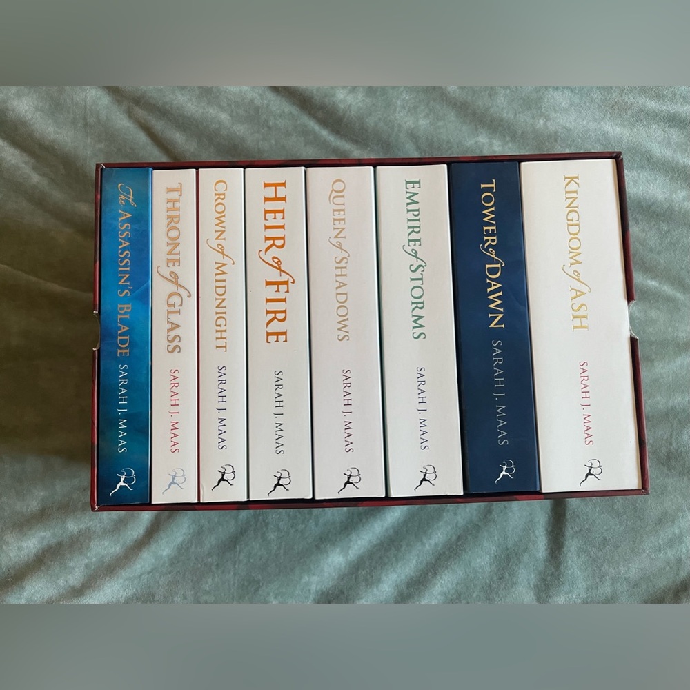 throne of glass paperback box set UK edition